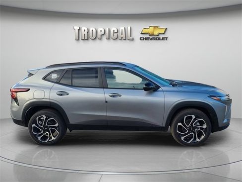 New 2026 Chevrolet Trax RS w/ Driver Confidence Package image 6