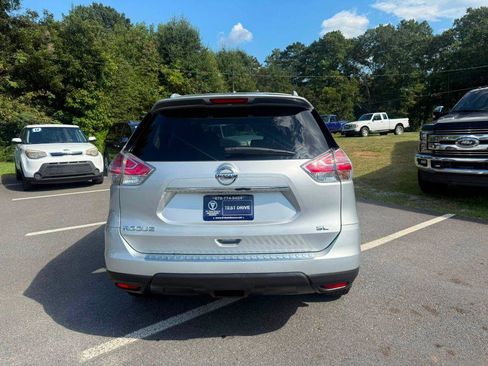 Used 2016 Nissan Rogue SL FWD image 8