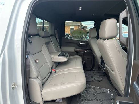 Used 2019 GMC Sierra 1500 SLT w/ SLT Premium Package AWD/4WD image 17