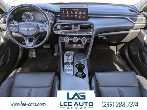 Used 2022 Genesis G70 2.0T image 11