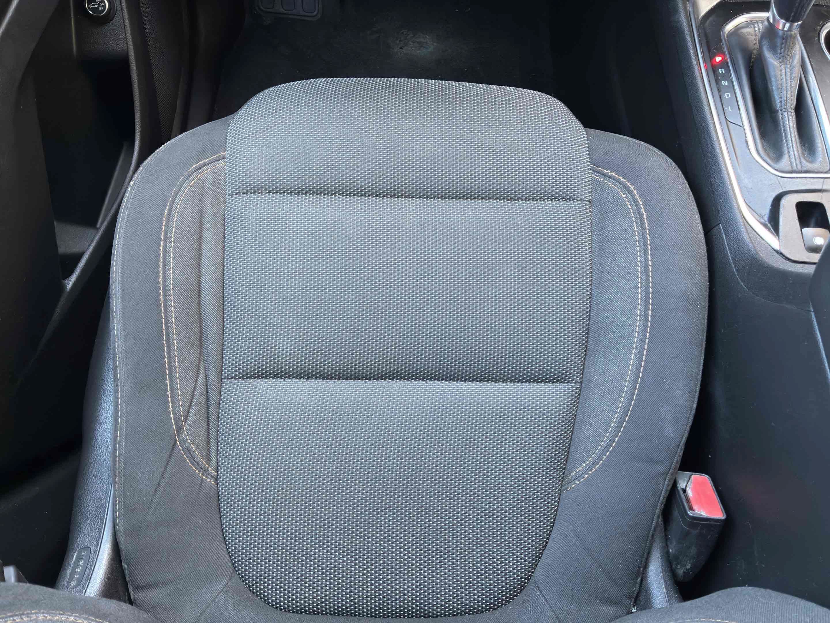 Used 2020 Chevrolet Traverse LT FWD image 36