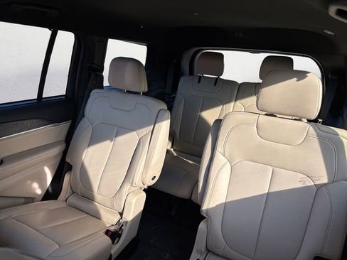 Used 2023 Jeep Grand Cherokee L Limited w/ Luxury Tech Group II image 13