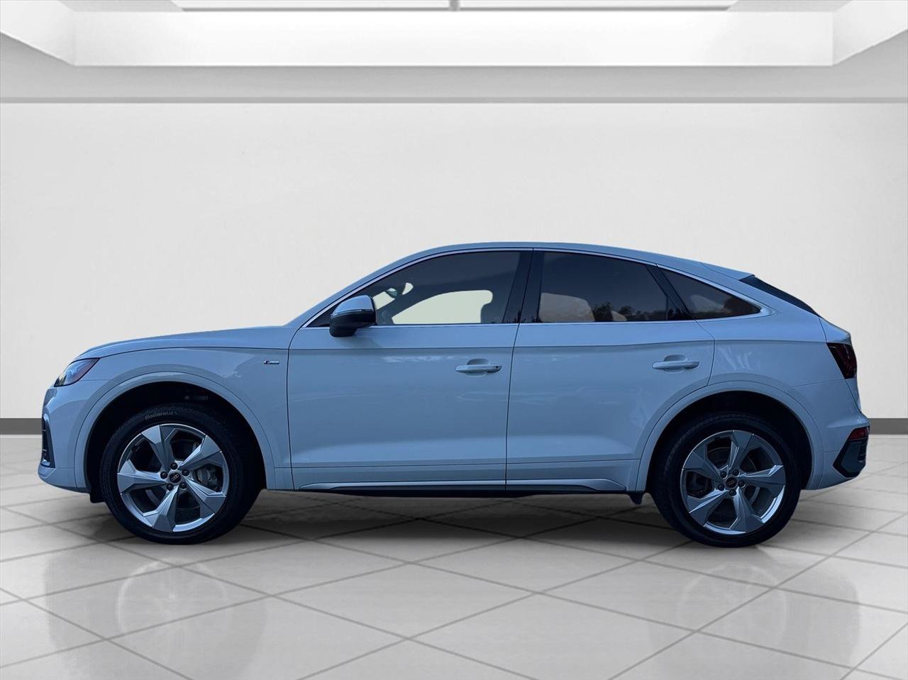 Used 2023 Audi Q5 2.0T Premium Plus w/ Premium Plus Package AWD/4WD image 2