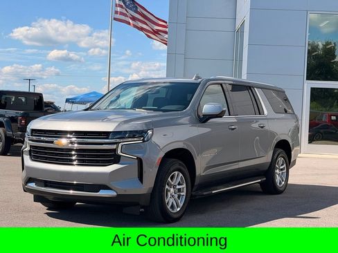 Used 2023 Chevrolet Suburban LT AWD/4WD image 7