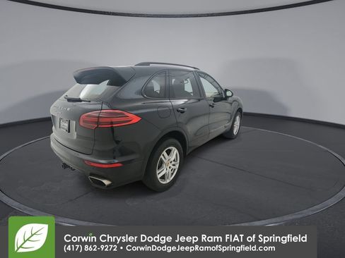 Used 2016 Porsche Cayenne AWD/4WD image 8