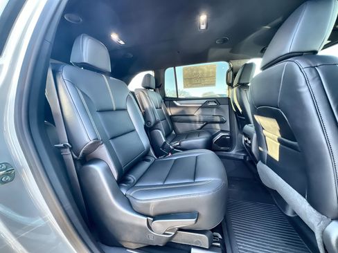 New 2026 GMC Acadia Elevation w/ Elevation Premium Package AWD/4WD image 34