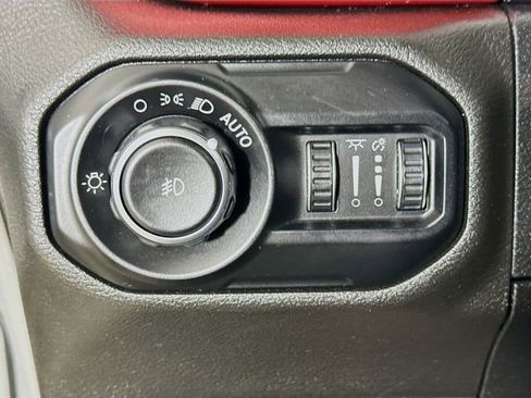 Used 2021 Jeep Wrangler Unlimited Rubicon w/ Cold Weather Group AWD/4WD image 10