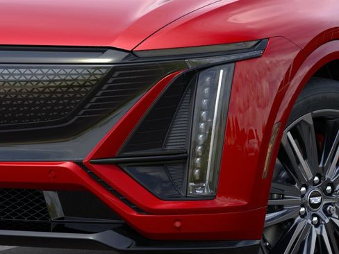 New 2026 Cadillac Lyriq V AWD/4WD image 10