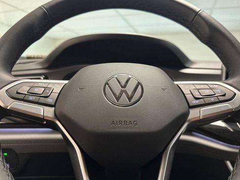 New 2025 Volkswagen Atlas Peak Edition SE image 22