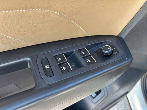 Certified 2022 Volkswagen Atlas Cross Sport SE image 13