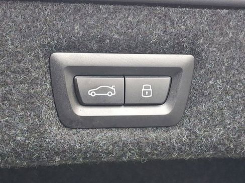 Used 2023 BMW 530i xDrive w/ Premium Package image 31