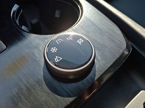 Used 2023 Nissan Rogue SV image 21