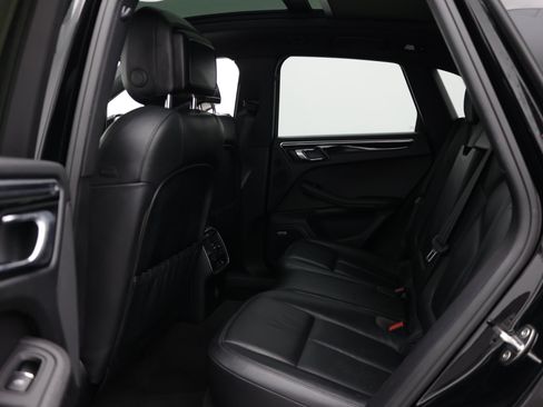 Used 2018 Porsche Macan AWD/4WD image 29
