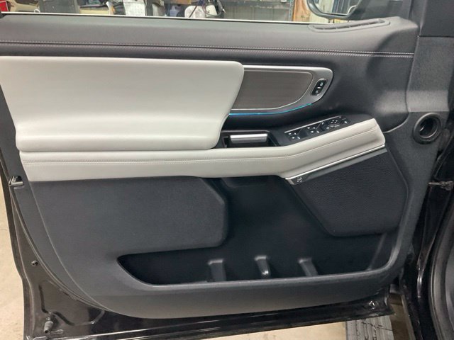 Certified 2025 Ford Expedition Max Platinum AWD/4WD image 5