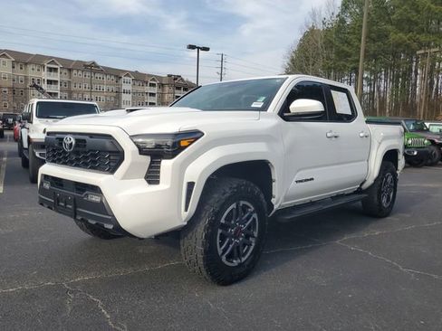 Used 2024 Toyota Tacoma TRD Sport image 3
