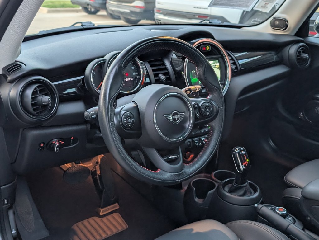 Used 2021 MINI Cooper S w/ Premium Package FWD image 4