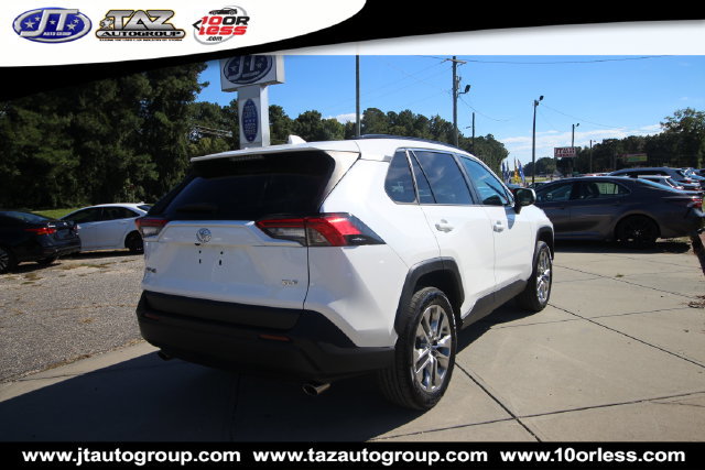 Used 2020 Toyota RAV4 XLE Premium FWD image 7