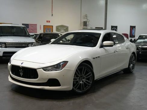 Used 2014 Maserati Ghibli RWD image 2
