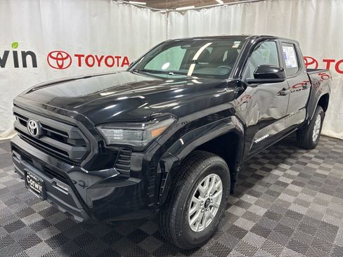 Used 2024 Toyota Tacoma SR5 AWD/4WD image 3
