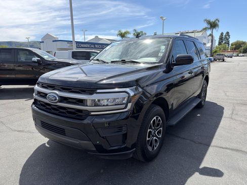 Used 2024 Ford Expedition XLT AWD/4WD image 4