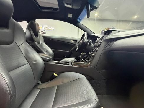Used 2015 Hyundai Genesis 3.8 RWD image 30