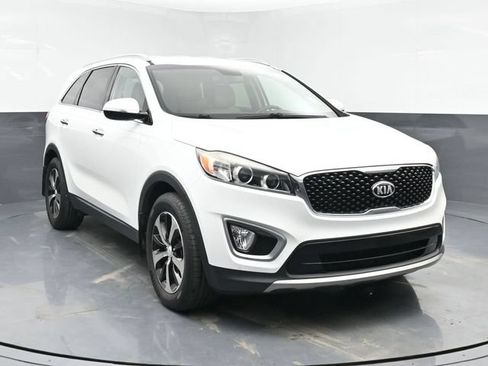 Used 2016 Kia Sorento EX FWD image 2