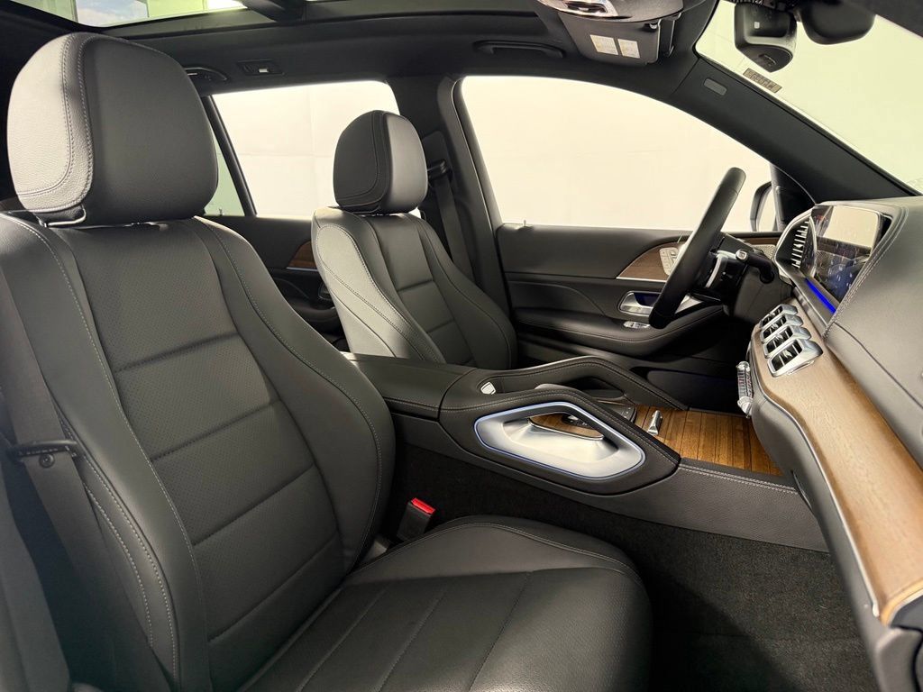 Certified 2025 Mercedes-Benz GLS 450 4MATIC w/ AMG Line Exterior image 17