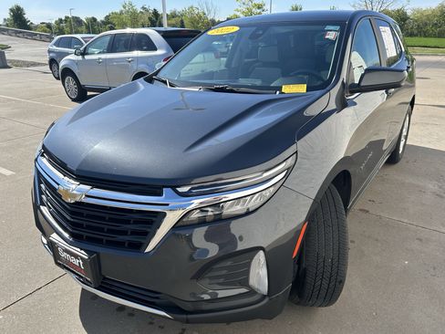 Used 2022 Chevrolet Equinox LT w/ Driver Convenience Package AWD/4WD image 3