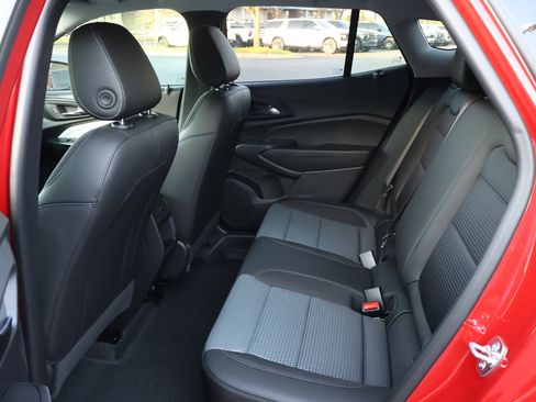 New 2026 Chevrolet Trax LT w/ LT Convenience Package image 17