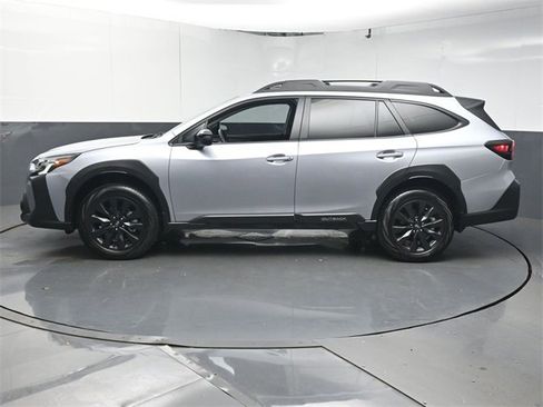 Used 2025 Subaru Outback Onyx Edition w/ Popular Package #2 image 5