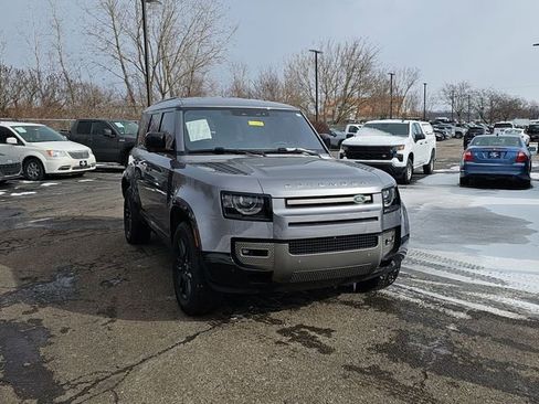 Used 2021 Land Rover Defender 110 X-Dynamic SE image 10