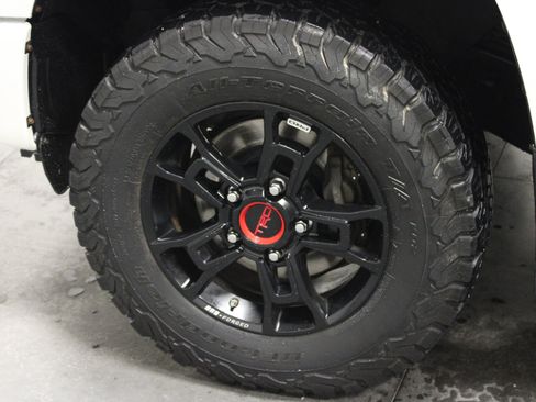 Used 2019 Toyota Tundra SR5 AWD/4WD image 10