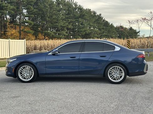 Certified 2024 BMW 530i xDrive w/ Premium Package image 4