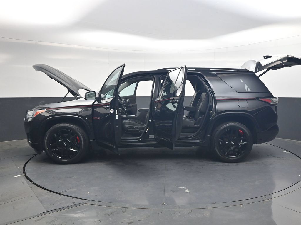 Used 2021 Chevrolet Traverse Premier w/ Redline Edition FWD image 40