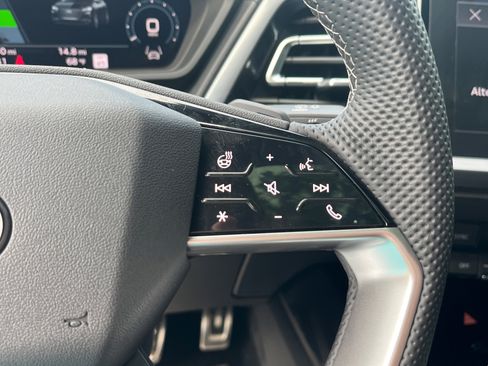 Used 2025 Audi Q4 e-tron Premium Plus image 49