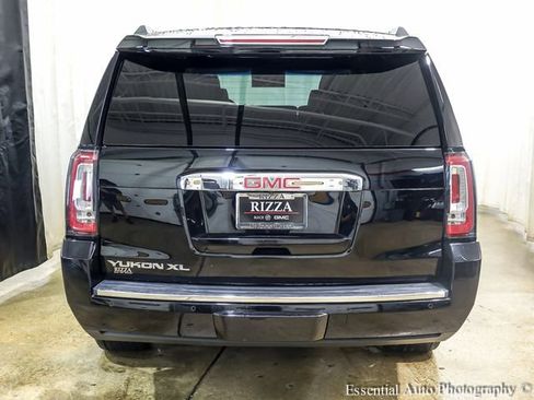 Used 2019 GMC Yukon XL Denali w/ Denali Ultimate Package AWD/4WD image 8