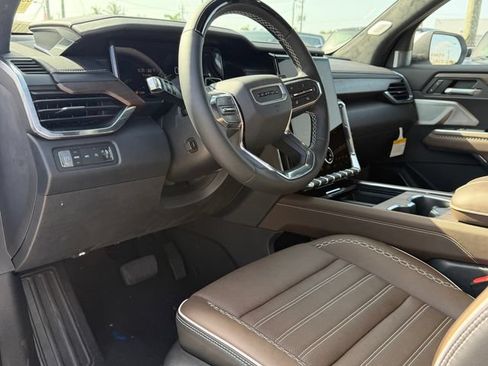 New 2026 GMC Acadia Denali Ultimate AWD/4WD image 13