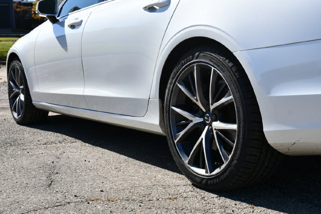 Used 2018 Volvo S90 T5 Momentum w/ Momentum Plus Package AWD/4WD image 9
