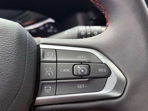 Used 2025 Jeep Compass Trailhawk AWD/4WD image 22