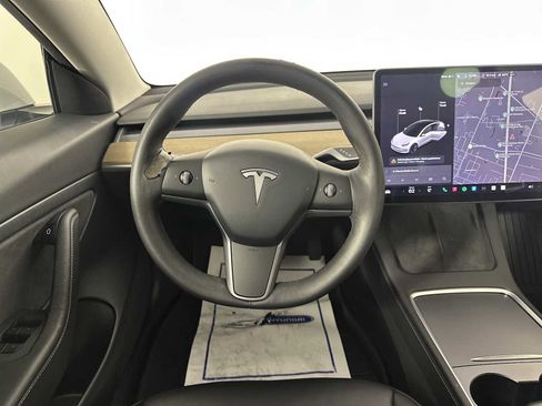 Used 2021 Tesla Model 3 Standard Range Plus image 11