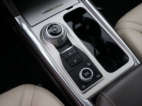 Used 2022 Ford Explorer Platinum image 27