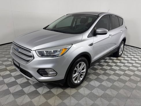 Used 2017 Ford Escape SE FWD image 9