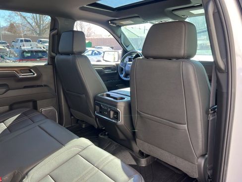 Used 2023 Chevrolet Silverado 1500 High Country w/ High Country Premium Package AWD/4WD image 27