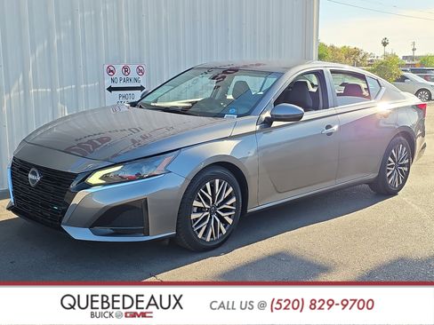 Used 2023 Nissan Altima 2.5 SV FWD image 3