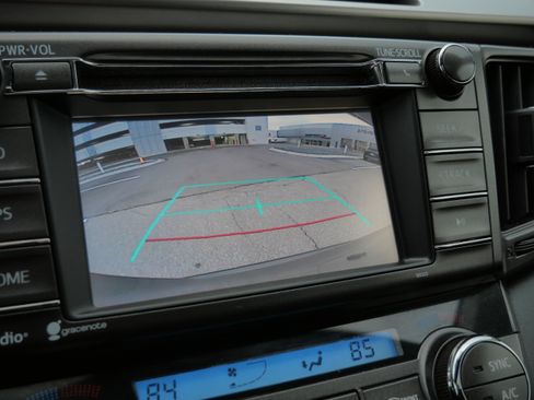 Used 2015 Toyota RAV4 XLE image 29