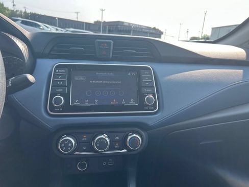 Used 2025 Nissan Versa SV FWD image 17