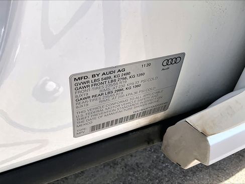 Used 2021 Audi Q5 2.0T Premium Plus w/ Premium Plus Package AWD/4WD image 32