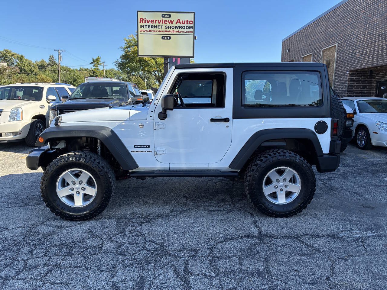 Used 2014 Jeep Wrangler Sport w/ Quick Order Package 23S AWD/4WD image 9