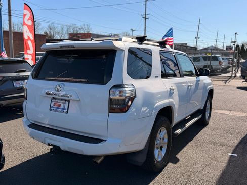 Used 2014 Toyota 4Runner SR5 image 4