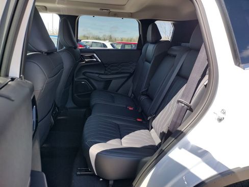 New 2026 Mitsubishi Outlander SEL AWD/4WD image 9